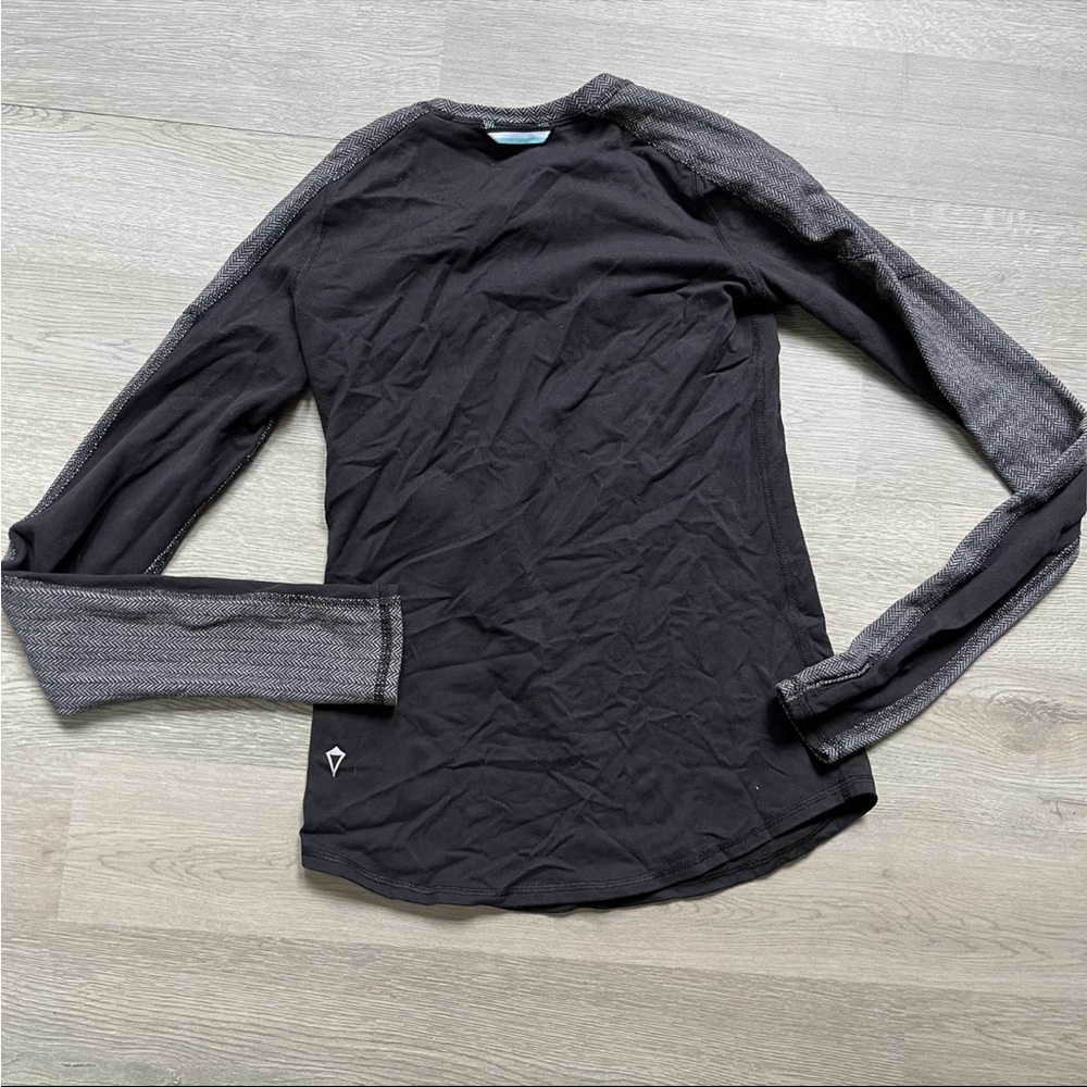 ivivva Lululemon Girls Long Sleeve Athletic Top (10)